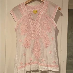 Embroidered Roberta roller rabbit top